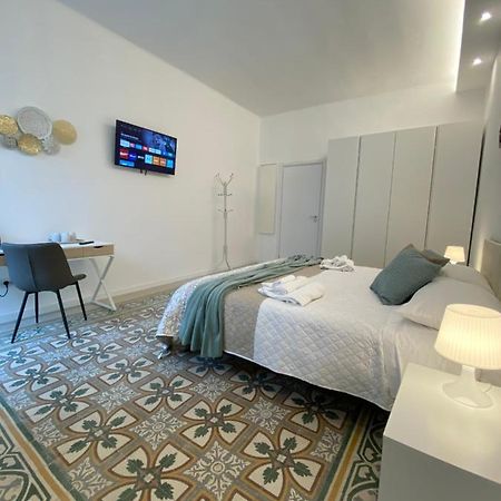 Cavour 221 - Central Station Hotel Bari Exterior photo